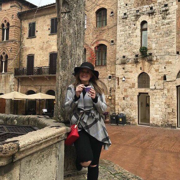 Meet your Posher, Rose - Picture 1 of 1